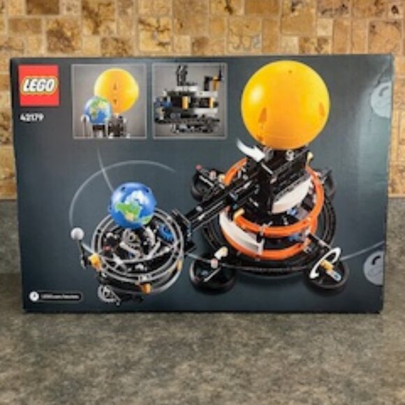Unopened Lego Technic 42179 Space Age 10+ Planet Earth and Moon in Orbit 526pcs - Picture 6 of 6